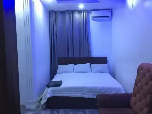 Solomon's Porch Hotel and Suites