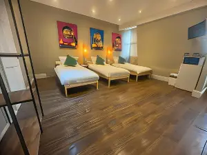 Wasters Arts Bar & Hotel, Contractor's Welcome