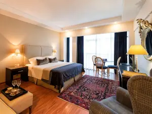 Best Western Plus Embassy Hotel