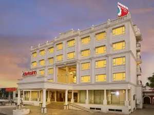 Keshav Clarks Inn