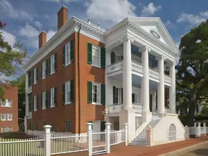 Choctaw Hall Bed & Breakfast