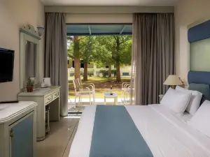 Mare Blue Hotel