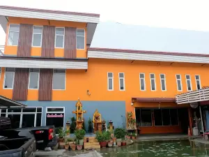 Banpong Center Place