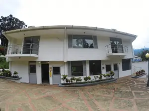 Sky Club Eco Hotel