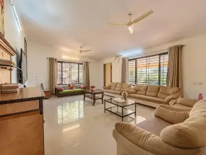 CosmicStays Countryside Panorama-Lakeview Bungalow