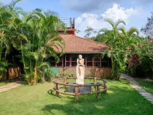 Shangri la Jungle Resort