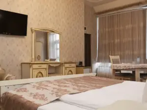 Gusto Restaurant And Hotel Complex
