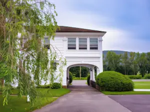 Blackberry River Inn