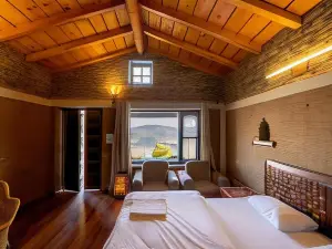Meraki Huts