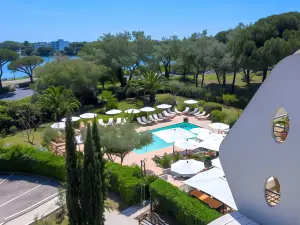 Golf Hotel