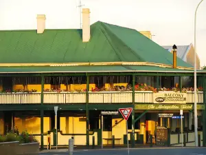 Town Square Motel