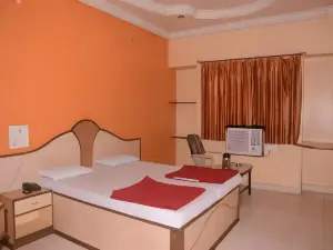 Hotel Aaditya Palace