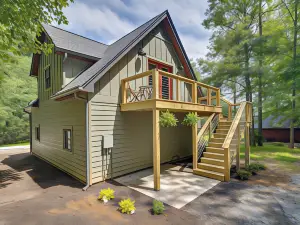 Dog-Friendly Mills River Retreat Near Hiking!