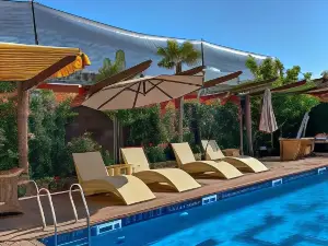 Konyak Hotel