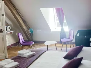 Room in Guest Room - les Chambres de Vilmorais - Violette Prince