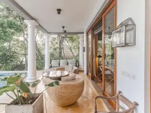 エラエリヤ ヴィラズ & ガーデンズ