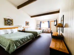 Hiawatha Lodge Inn