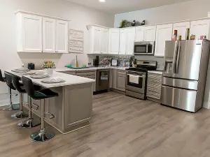 Cozy 2 Bedroom Condo