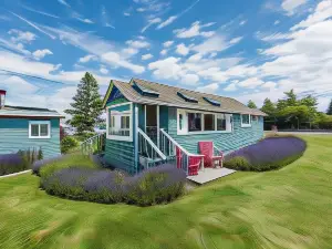Juan de Fuca Waterfront Hotel & Cottages