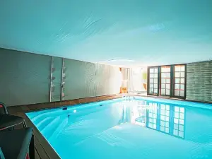 Holiday Apartment with Starry Sky Pool