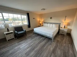 Coastal Inn and Suites