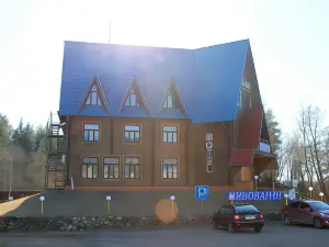 Parallel Mini-Hotel