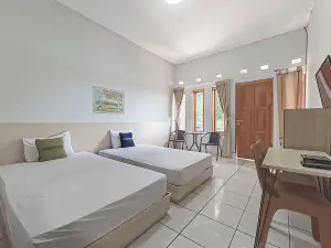 Urbanview Hotel d'Pineapple Villa Ciater by RedDoorz