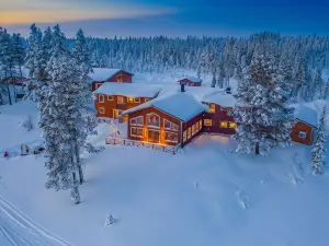 Pinetree Lodge