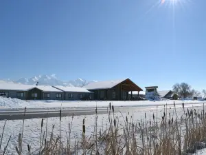 Ninepipes Lodge