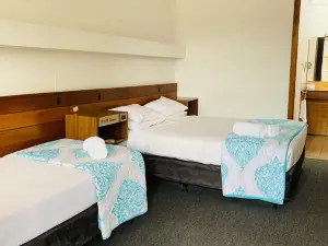 Caledonian Hotel Motel