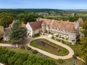 ปราสาทชาโตว์และร้านอาหารลาตาเบิลดูชาโตว์ แฮตตันชาเตล