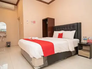 RedDoorz Syariah Near Lippo Plaza Sidoarjo