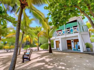 Camp Bay Lodge