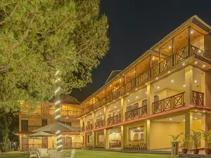 Summit Jungle Resort