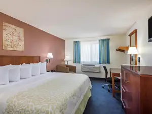 Days Inn by Wyndham Greenfield