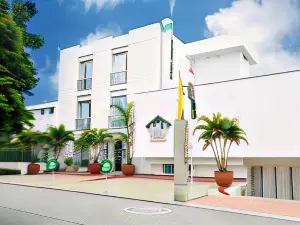 Hotel Imbanaco