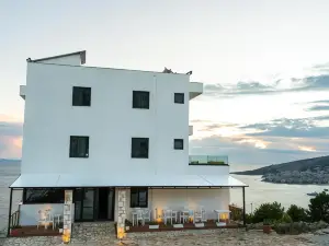 Hilltop Heaven Hotel