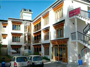 New Kashmir Hill Town