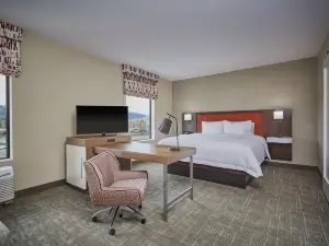 Hampton Inn & Suites Roseburg