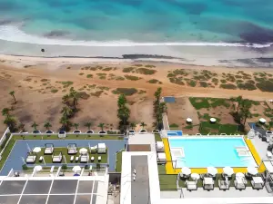 布達海灘 LIVVO 酒店