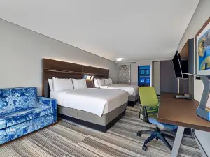 Holiday Inn Express & Suites Kansas City-Grandview