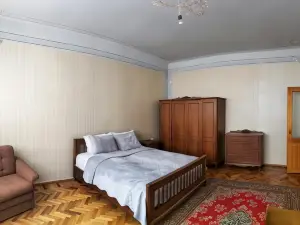 Villa Sandra and Pool Near Airport
