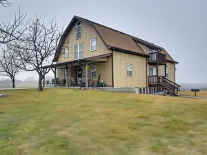 'The Barn' Secluded Home 7 Mi to Afton Lake!