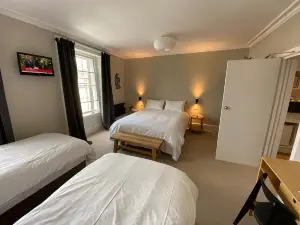 The Central Guesthouse