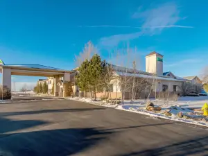 Holiday Inn Express & Suites Raton