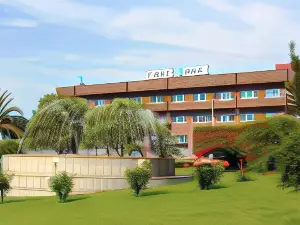 Hotel Azar