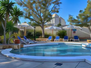 Cornucopia Hotel