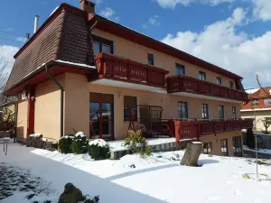 Edelweiss Panzio