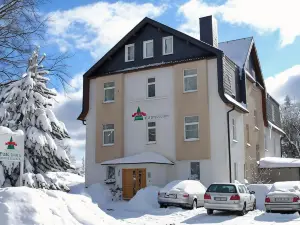 Konsumhotel am Park