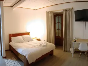 HOTEL AURAL